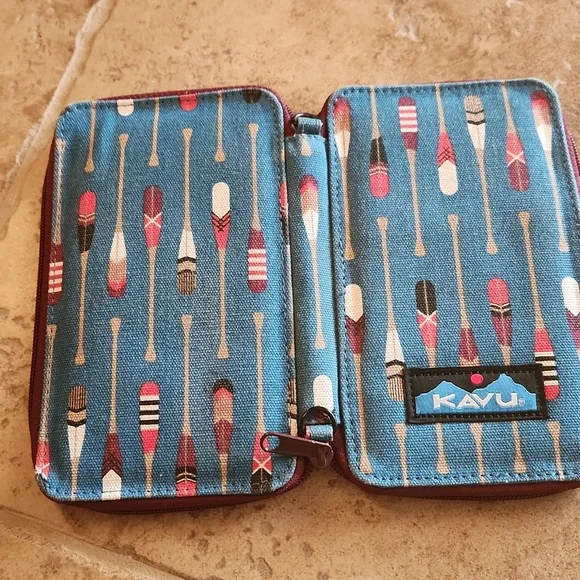 Kavu Blue Paddle Print Wallet And Phone Carrier - Picture 7 of 7